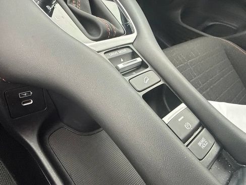 Used 2024 Honda HR-V Sport image 36