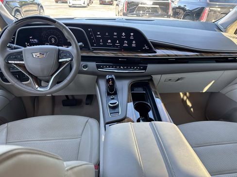 Certified 2024 Cadillac Escalade Sport Platinum w/ LPO, ONYX Package AWD/4WD image 16