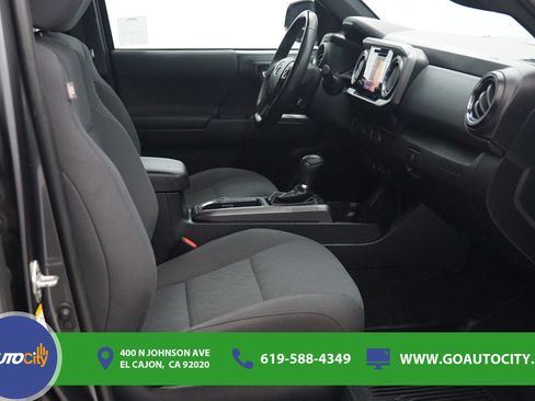 Used 2019 Toyota Tacoma TRD Off-Road w/ Technology Package AWD/4WD image 8