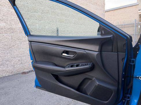 Used 2025 Nissan Sentra SV FWD image 18