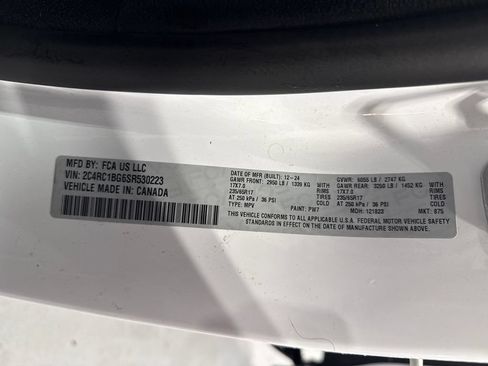 Used 2025 Chrysler Pacifica Select FWD image 24