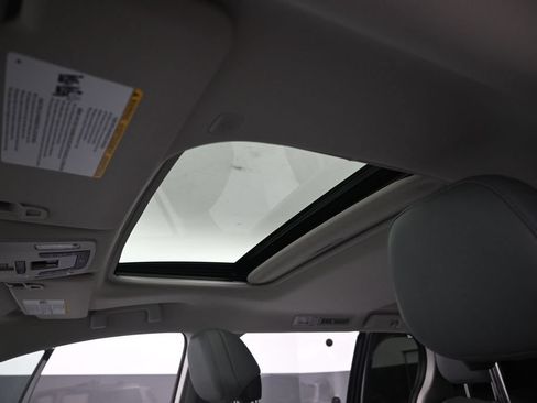 Used 2021 Toyota Sienna XLE FWD image 12