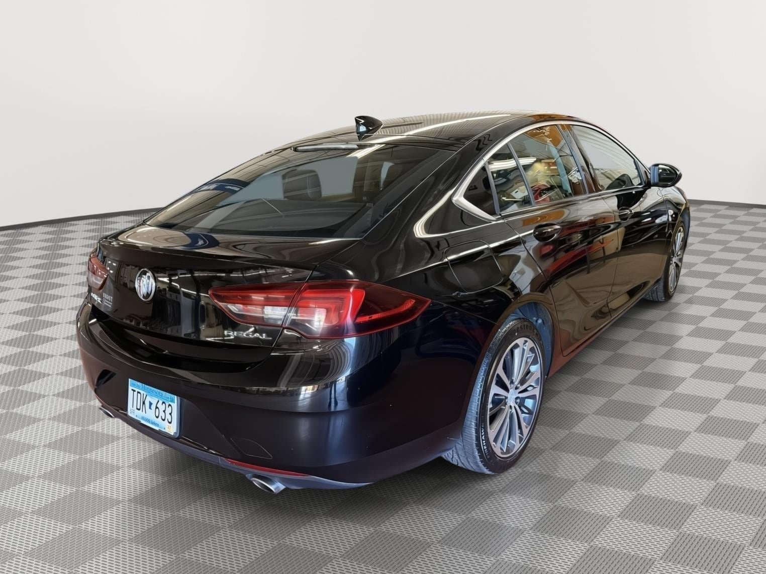 Used 2018 Buick Regal Essence FWD image 4