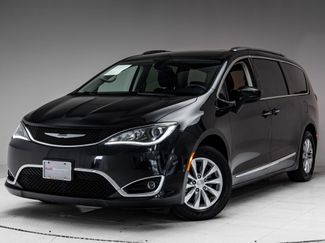 Used 2018 Chrysler Pacifica Touring-L FWD video 1