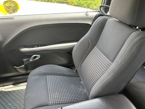 Used 2018 Dodge Challenger SXT RWD image 20