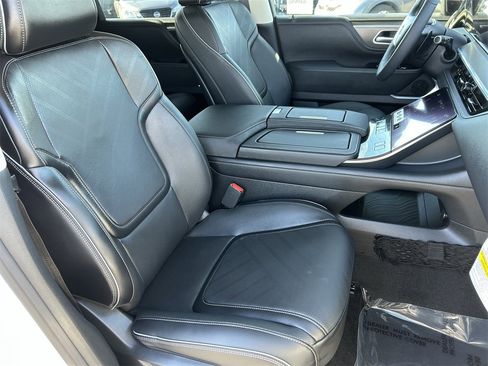 New 2026 INFINITI QX80 Luxe image 10