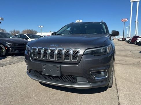 Used 2019 Jeep Cherokee Limited image 16