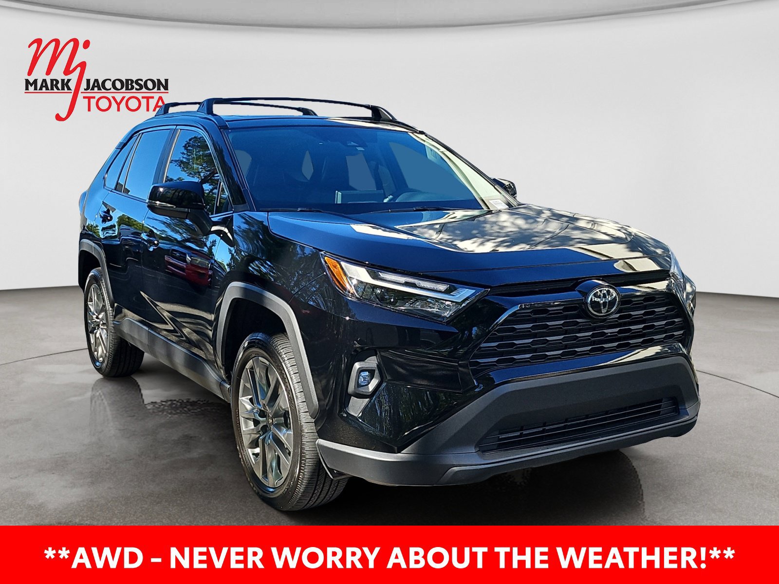 Used 2025 Toyota RAV4 XLE Premium w/ Weather Package AWD/4WD image 5
