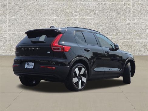 Used 2024 Volvo XC40 Recharge Plus w/ Protection Package Premier AWD/4WD image 7