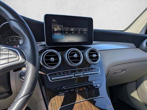 Used 2018 Mercedes-Benz GLC 300 4MATIC image 16