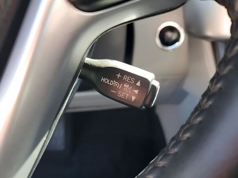 Used 2019 Toyota Highlander Limited image 36