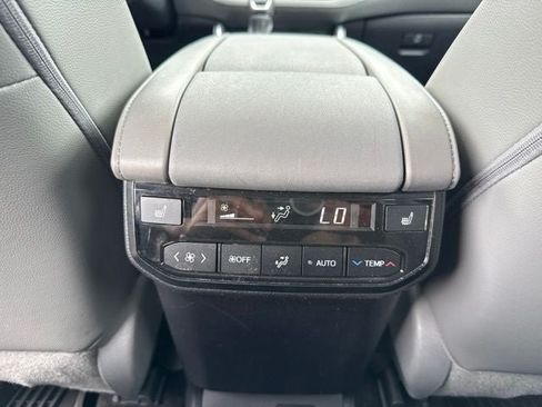 Used 2023 Toyota Highlander Platinum AWD/4WD image 21