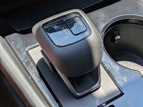 Used 2023 Nissan Rogue SV AWD/4WD image 17