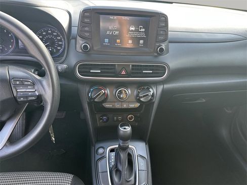 Used 2021 Hyundai Kona SE image 25