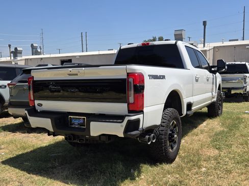 Used 2025 Ford F250 Platinum w/ Tremor Off-Road Package AWD/4WD image 4