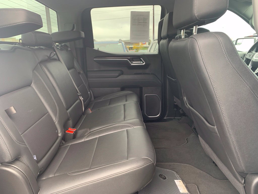 Used 2025 GMC Sierra 1500 SLT AWD/4WD image 29