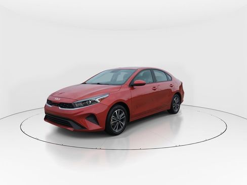 Used 2024 Kia Forte LXS FWD image 4