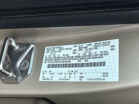 Used 2017 Ford Escape SE image 34