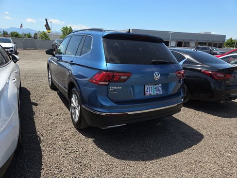 Used 2018 Volkswagen Tiguan SE AWD/4WD image 3