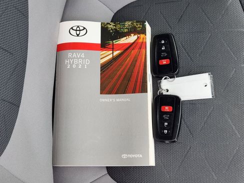 Used 2021 Toyota RAV4 XLE w/ Convenience Package image 43