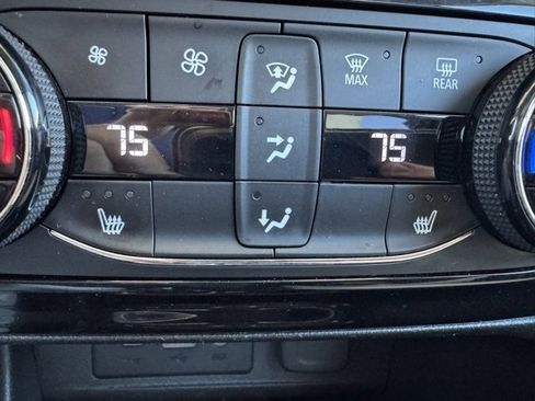 Used 2021 Buick Encore GX Select image 10