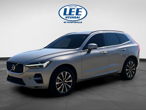 Used 2023 Volvo XC60 B5 Core w/ Climate Package FWD image 7