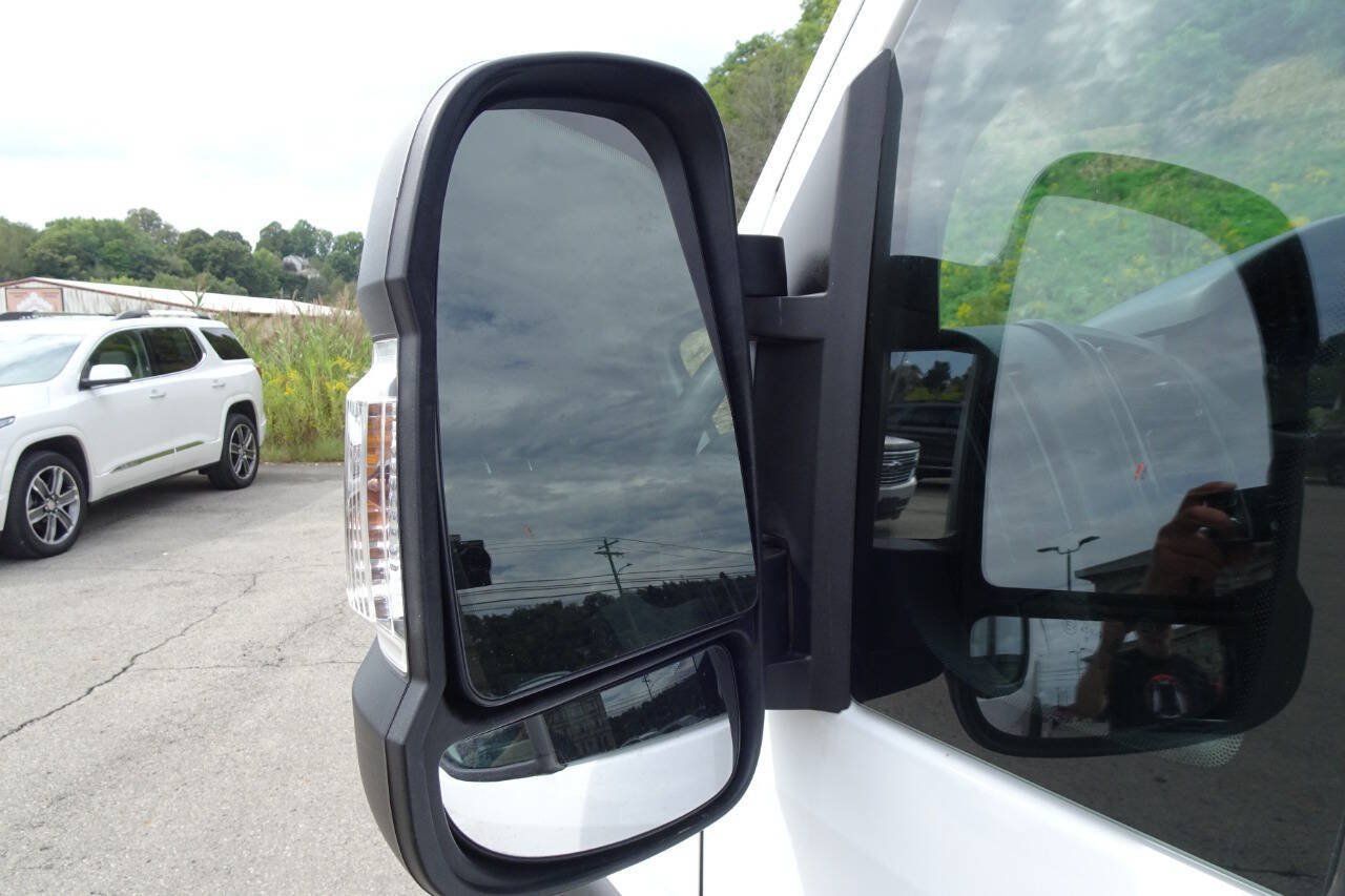 Used 2025 RAM ProMaster 2500 w/ U-Haul Equipment Group FWD image 12