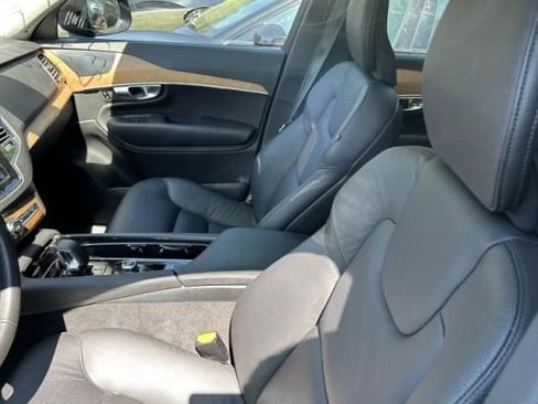 Used 2024 Volvo XC90 B6 Plus AWD/4WD image 5