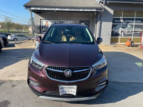 Used 2017 Buick Encore Essence image 2