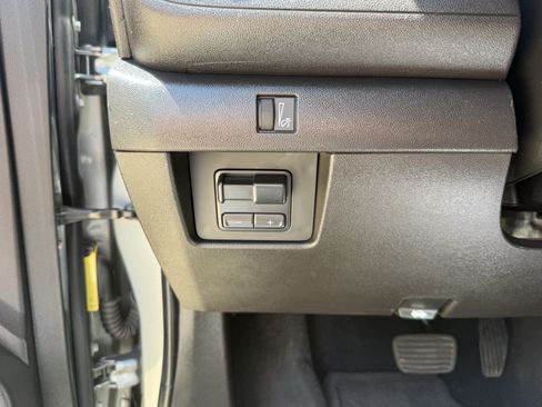 Used 2024 Chevrolet Colorado Trail Boss w/ Technology Package AWD/4WD image 12