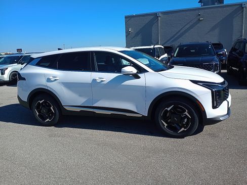 New 2026 Kia Sportage EX image 2