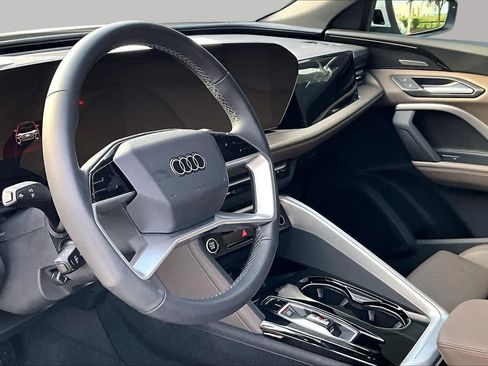 Used 2025 Audi Q5 Premium Plus AWD/4WD image 17