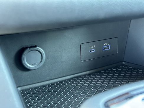 Used 2025 Nissan Pathfinder SV w/ SV Premium Package image 24