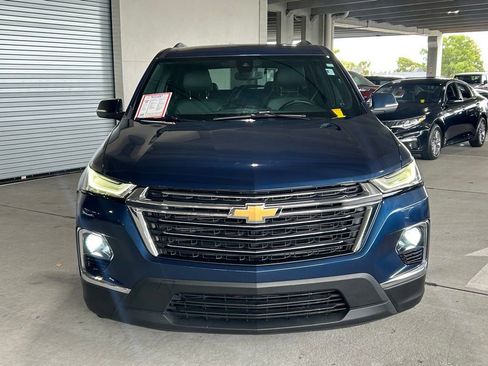 Used 2023 Chevrolet Traverse LT image 2