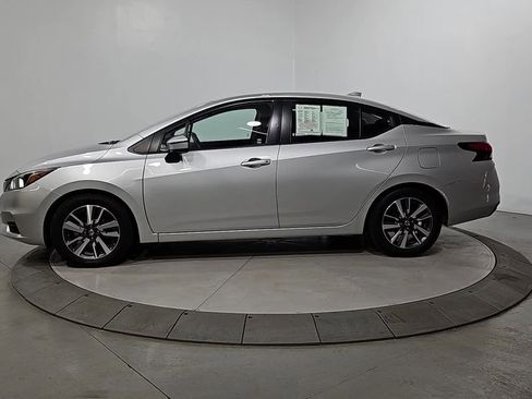 Certified 2020 Nissan Versa SV image 2