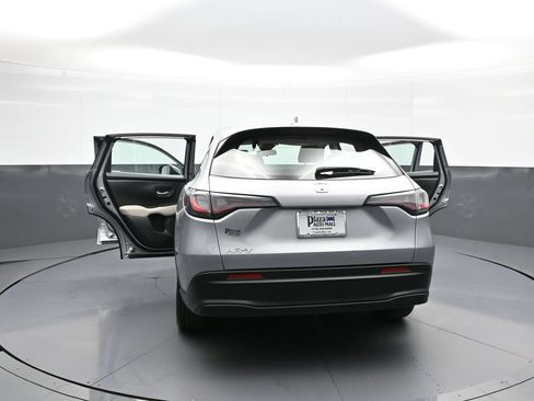 Certified 2024 Honda HR-V LX image 45