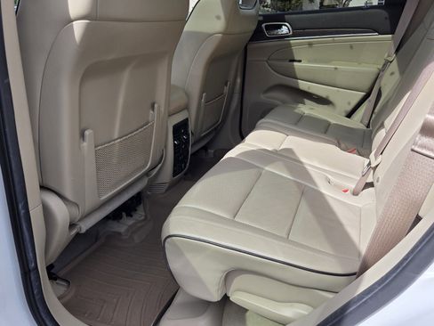 Used 2014 Jeep Grand Cherokee Overland image 10
