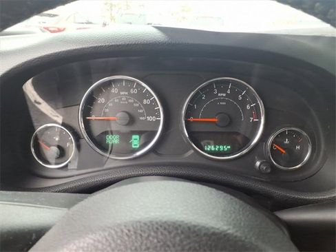 Used 2015 Jeep Wrangler Unlimited Sahara w/ Connectivity Group image 14