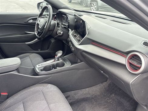 Certified 2024 Chevrolet Trax RS w/ Driver Confidence Package FWD image 26