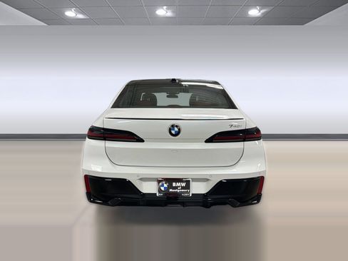 Used 2026 BMW 740i w/ Premium Package RWD image 9