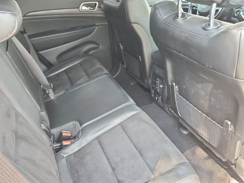 Used 2021 Jeep Grand Cherokee Laredo X AWD/4WD image 18