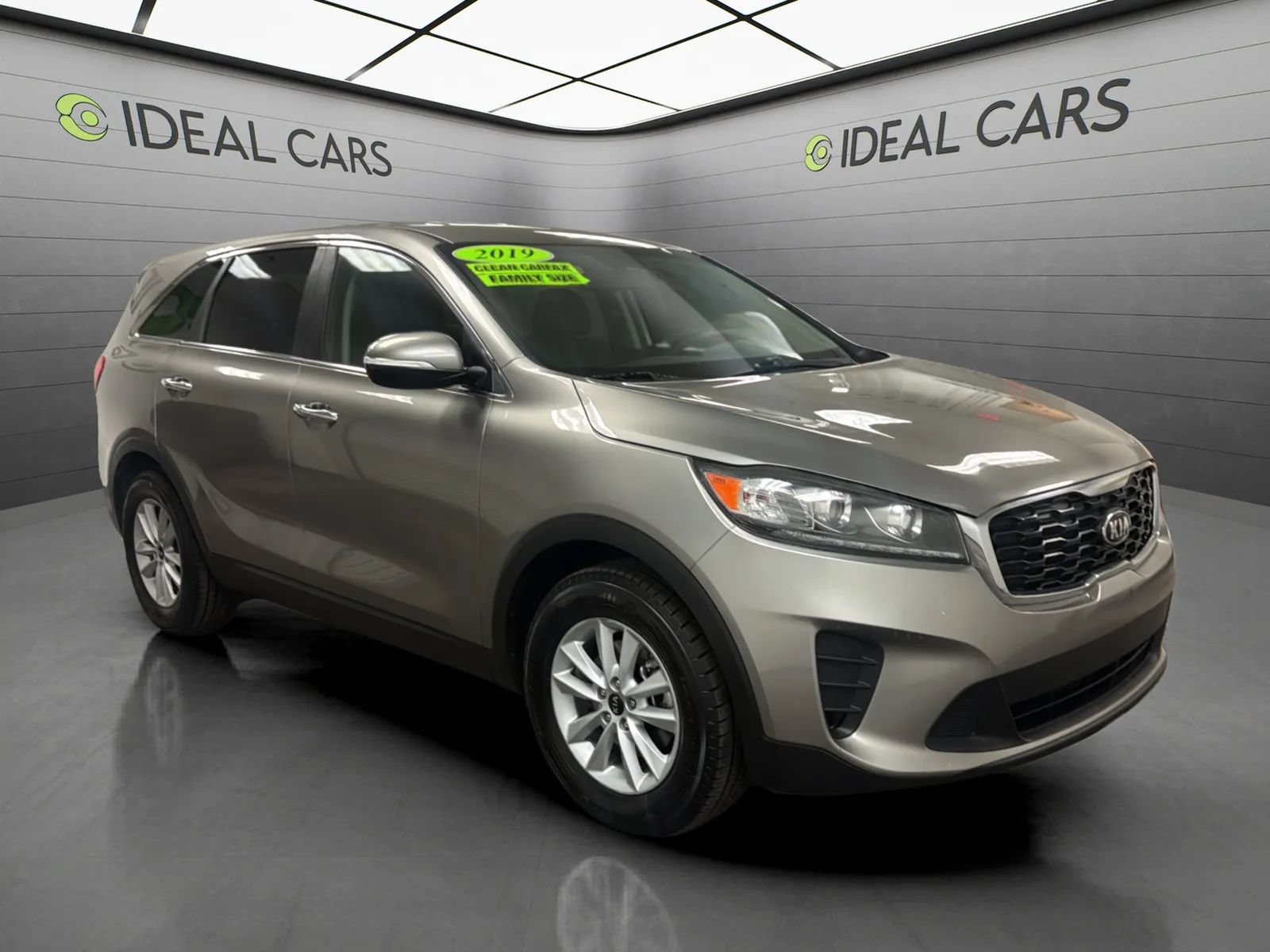 Used 2019 Kia Sorento L FWD image 3