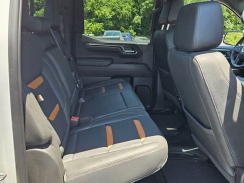 Used 2024 GMC Sierra 1500 AT4 w/ AT4 Preferred Package image 15