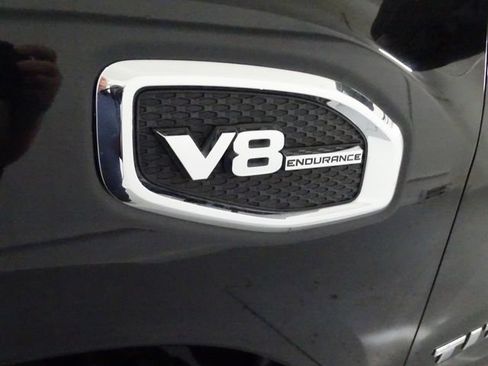 Used 2017 Nissan Titan SV AWD/4WD image 21
