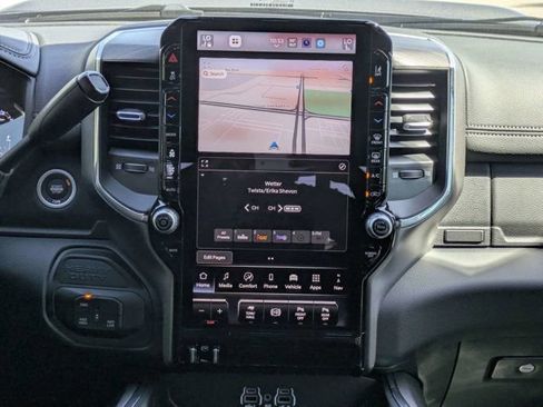 New 2026 RAM 2500 Laramie AWD/4WD image 18