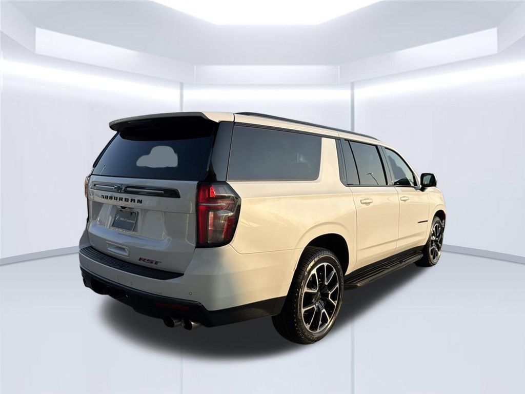 Used 2022 Chevrolet Suburban RST w/ Sport Performance Package AWD/4WD image 7