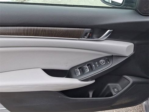 Certified 2018 Honda Accord EX image 11