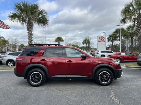 Used 2024 Nissan Pathfinder Rock Creek image 11