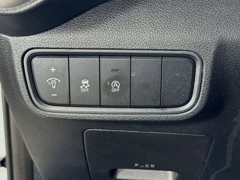 Used 2023 Kia Soul LX w/ LX Technology Package FWD image 10