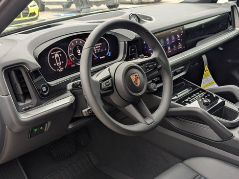New 2026 Porsche Cayenne Coupe AWD/4WD image 4